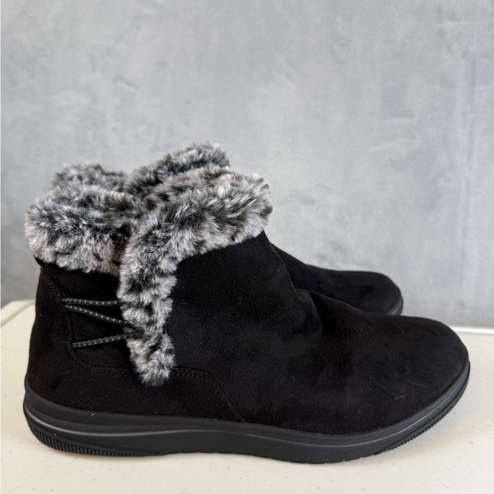 Clarks Cloudstepper Booties Size 11 womens Black New Faux Fur Suede - Picture 3 of 8